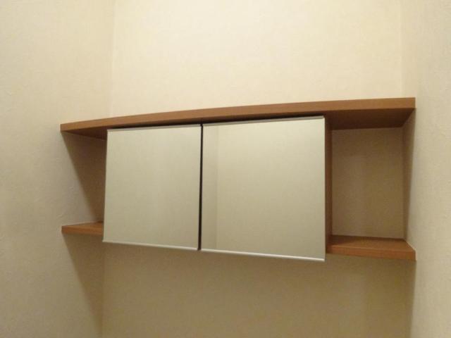 ブラン　ピエール トイレ戸棚