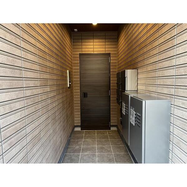 Lycoris西小山101号室 エントランス