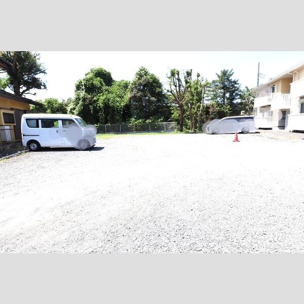 クレールメゾン　D102号室 駐車場