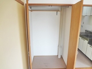 ユニバーサルハイツ101号室 収納