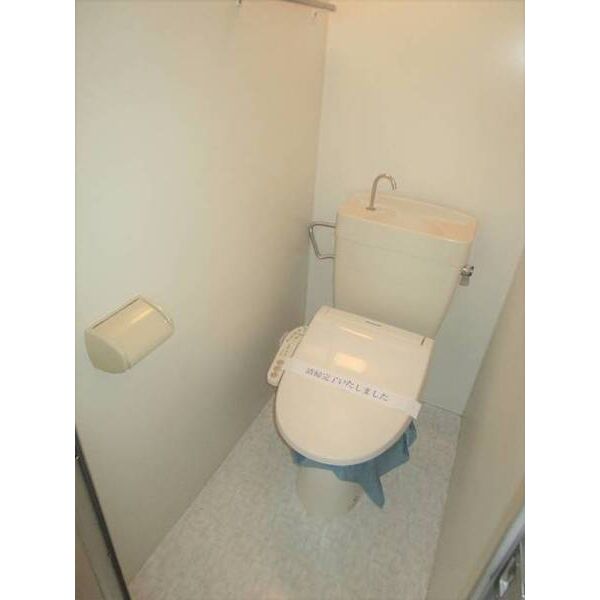 エクセレントひばりが丘B0201号室 トイレ