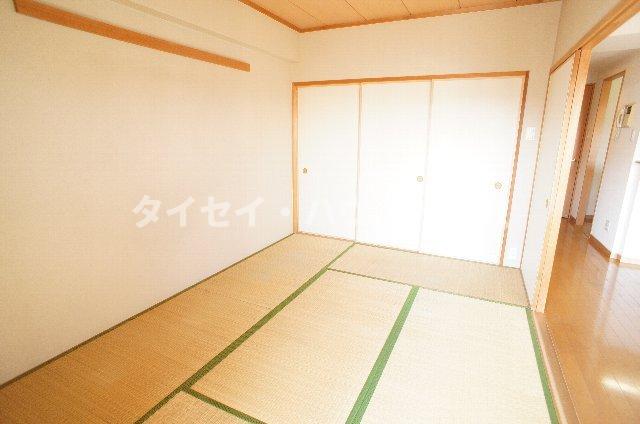 グランコート蘇我0205号室 バルコニーに面した明るい居室