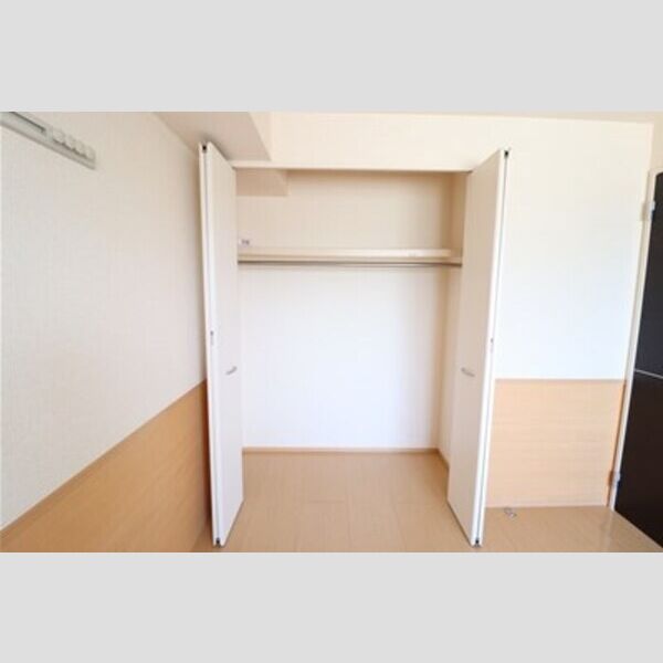 クライノモー　1 クローゼット