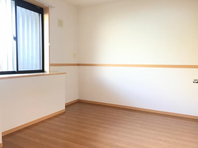 シンフォニー105号室 北側洋室