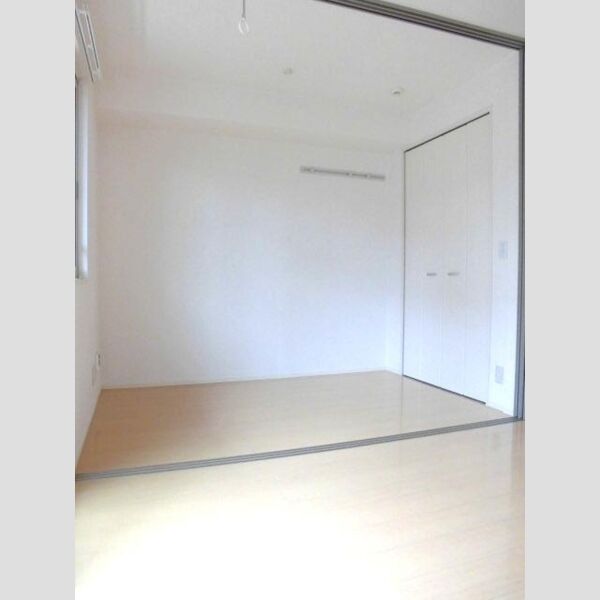 エミナンスⅡ102号室 洋室