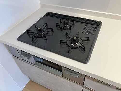 ニックハイム鶴見第二 ３口コンロ
