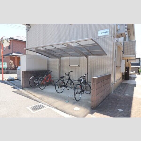 グリーンコーポ吉岡　B棟201号室 駐輪場