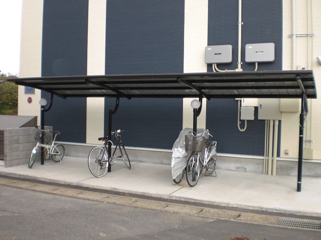 レオネクストドミール長須賀102号室 駐輪場