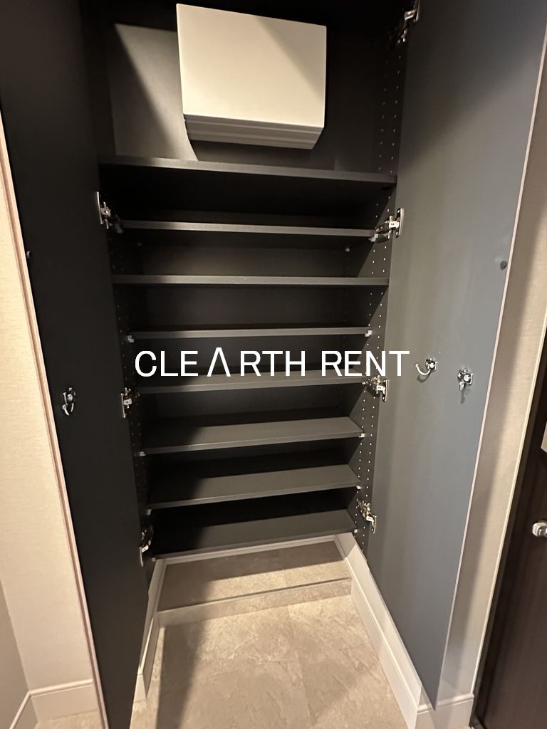 コンシェリア東京 ＜ＨＩＧＡＳＨＩＪＵＪＯ ＲＥＳＩＤＥＮＣＥ7階 トール型下足入れを設置