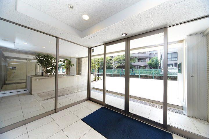 レジディア中落合C棟6階 エントランス