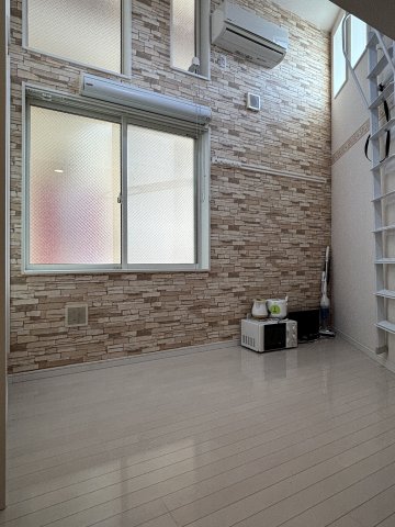 ユナイト金沢八景ハイゼンベルグ101号室 リビング