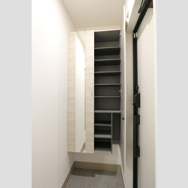 フェリスタ302号室 シューズボックス