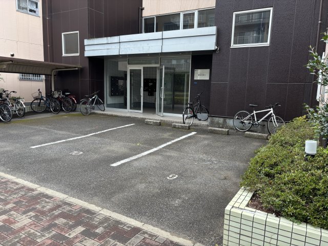 スカイホーム本郷0403号室 駐車場