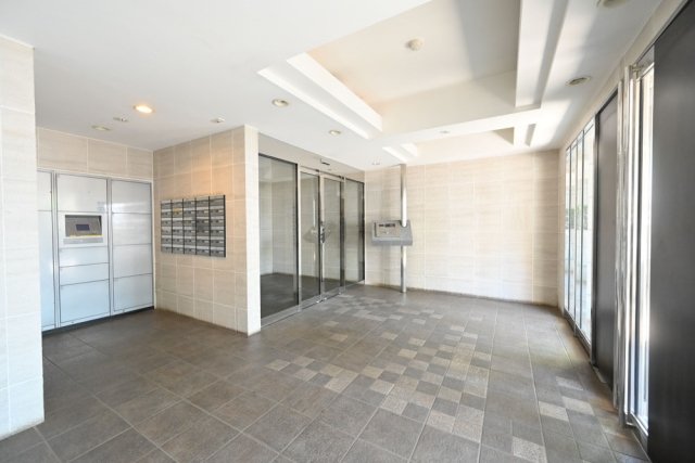 プロフ中野 エントランス