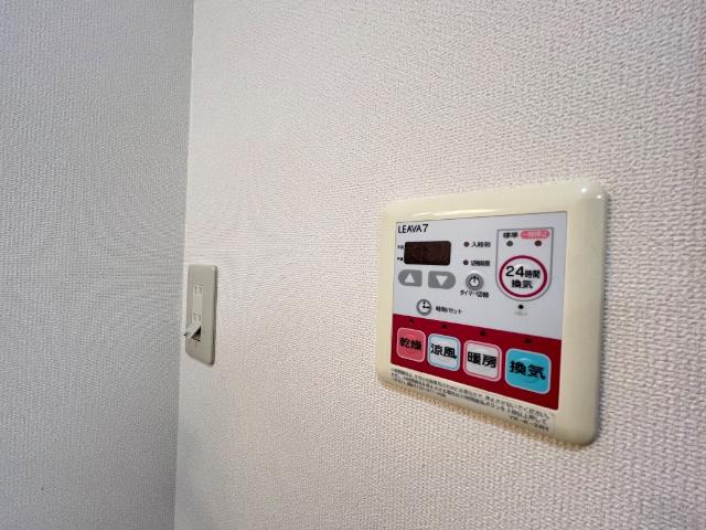 サザンクロスＢ102号室 浴室乾燥機（イメージ）