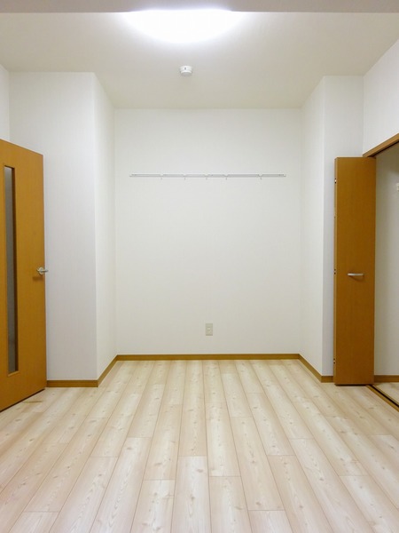 プレールアパートメント芦花公園205号室 リビング