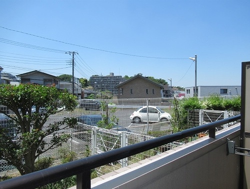 ライオンズヒルズ松戸1階 テラスからの眺望　内装後　※2019年5月撮影