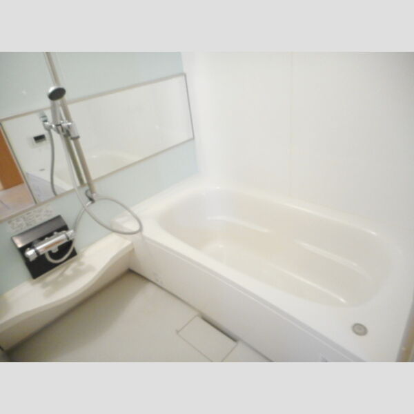 サンフルール101号室 追い焚き給湯機能付き浴室