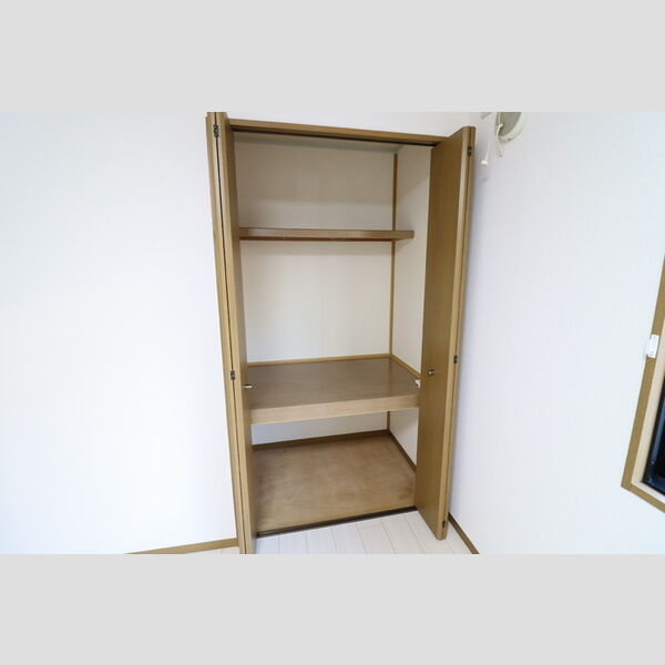 セントラル野口　D 物入