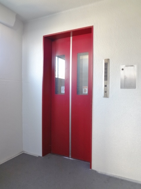 プランドール0303号室 エレベーター