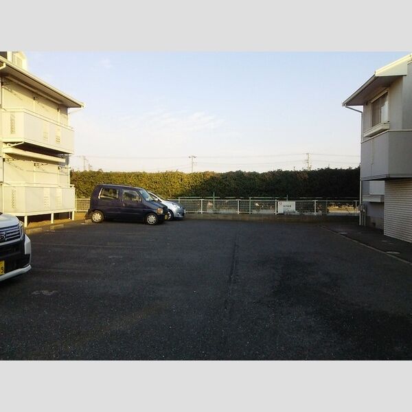 ヴィラモデルナ　B103号室 駐車場