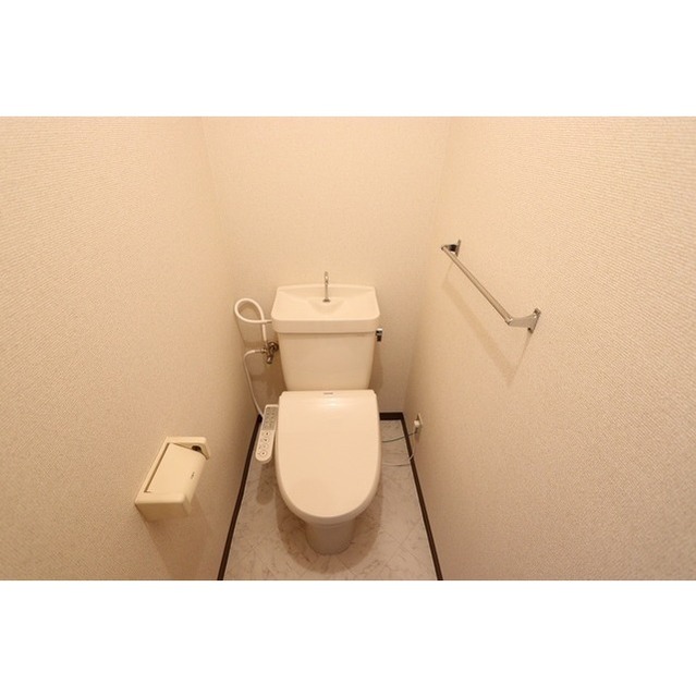 カサグランデ湘南101号室 温水洗浄便座