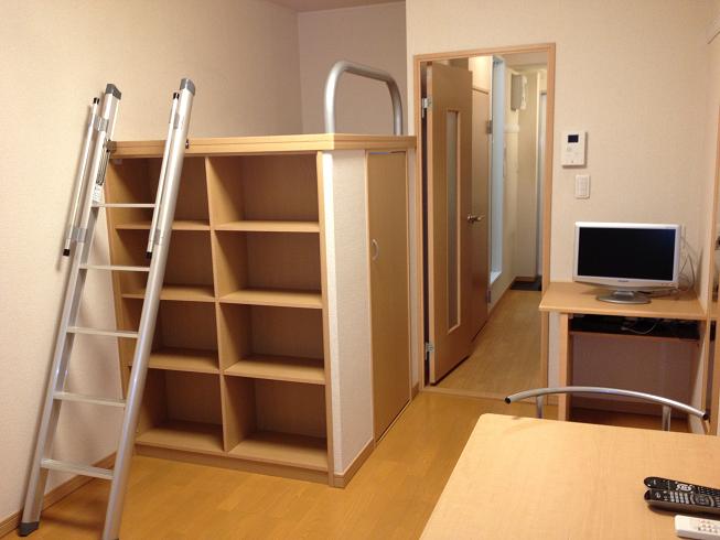 レオパレスプリムロウズ 外観