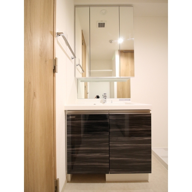 プレール・ドゥーク浅草Ⅳ 三面鏡洗面化粧台