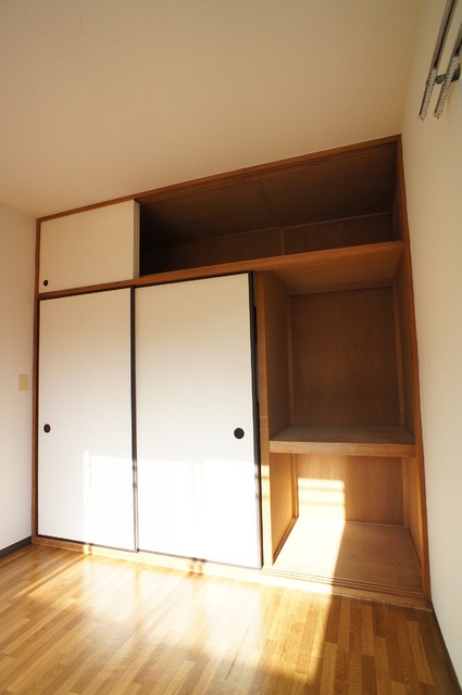 アネックス本郷 押入