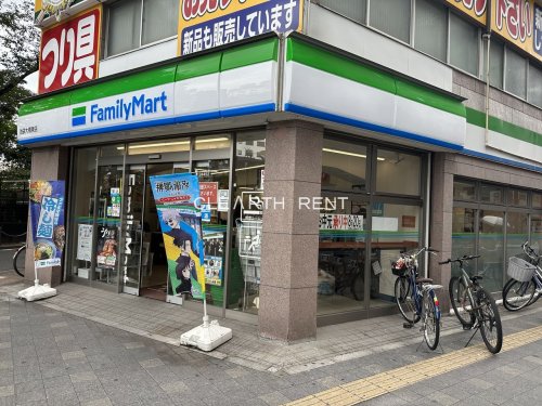 コンシェリア池袋 ＭＡＳＴＥＲ’Ｓ ＶＩＬＬＡ 【コンビニエンスストア】ファミリーマート 池袋大橋東店まで81ｍ