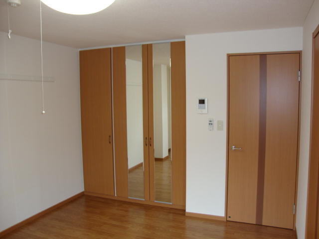 コンフォース弐番館 洋室