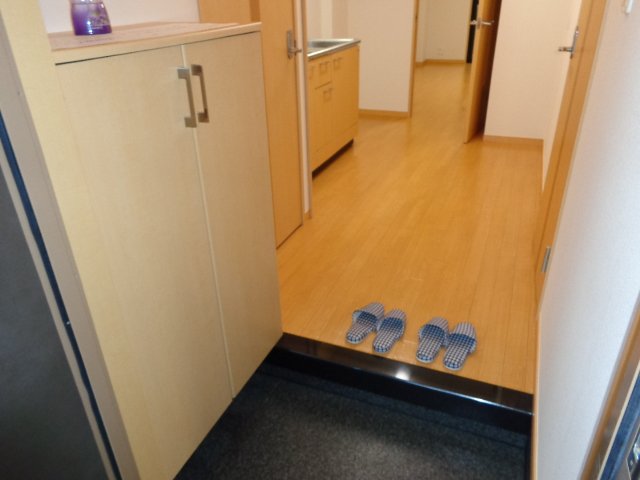 ベルローズ00102号室 玄関