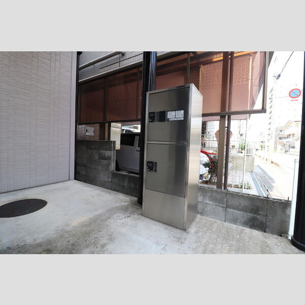 メープルリーフ ★宅配ボックス★