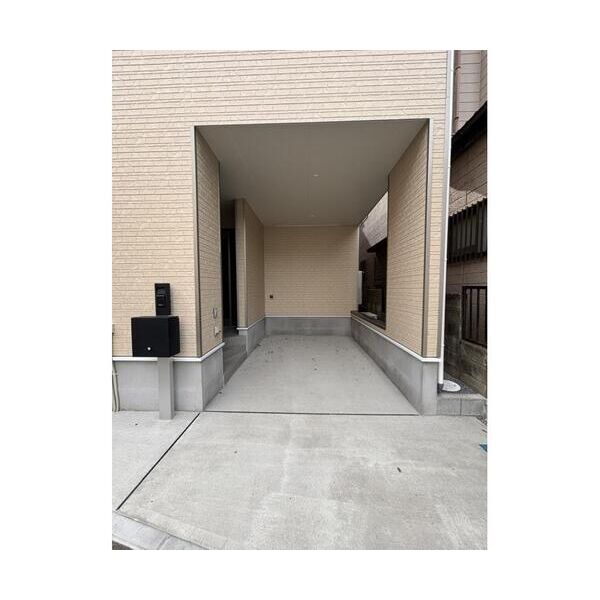 川越市岸町1丁目貸家 駐車場