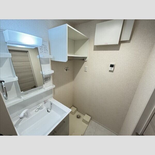 Maestro (マエストロ)303号室 独立洗面台・室内洗濯機置き場