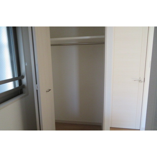 フローラ南烏山1階 収納