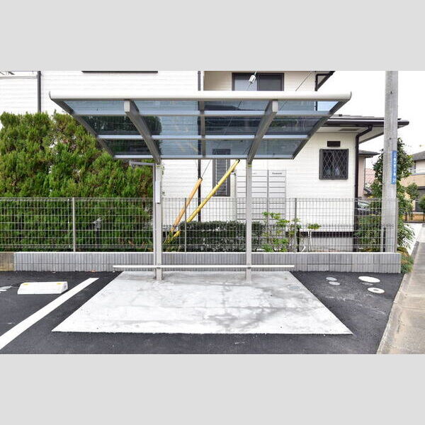 ソレアード 屋根付駐輪場
