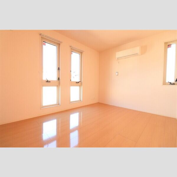 フルール・ド・スリジェ201号室 洋室