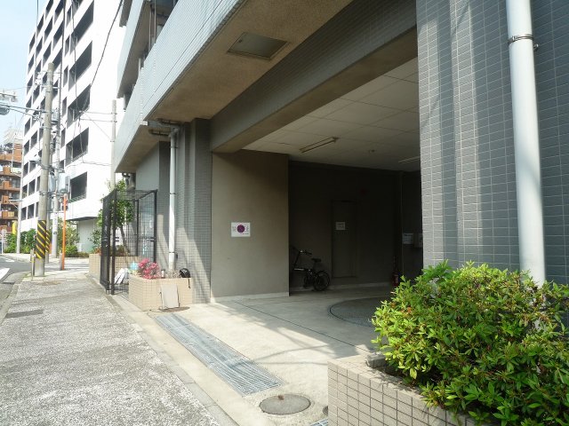 ベスト伊勢佐木町303号室 エントランス