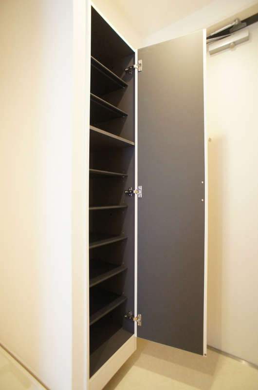 リブリ・ピアッツァ横浜 玄関