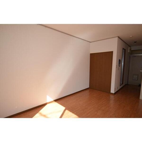 ハビタス調布101号室 リビング