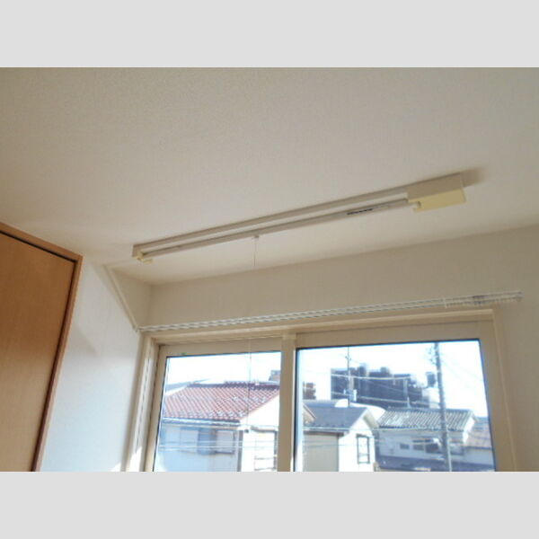 カサブランカセブン01号室 室内物干し