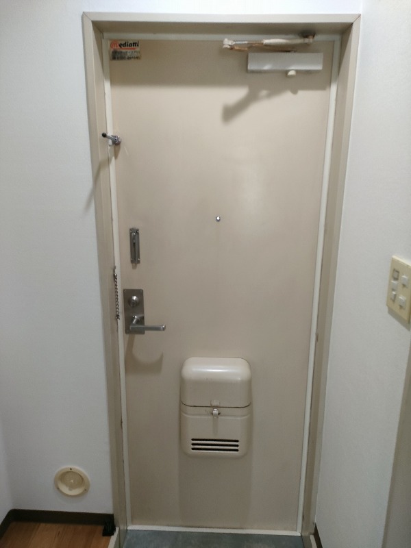 リバーパーク一之江A 玄関