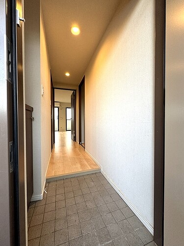 ライオンズマンション調布国領2階 共有部からの室内