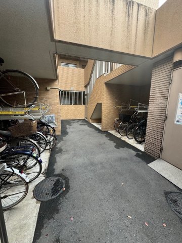 アルファグランデ葛西参番街0302号室 駐輪場