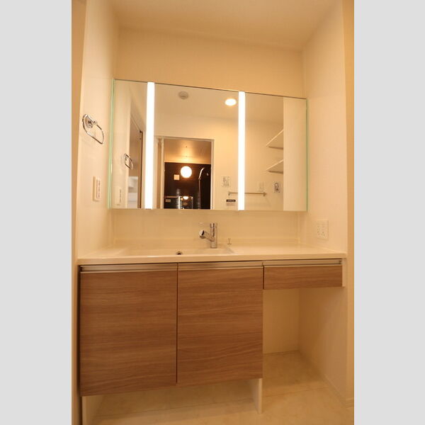 インペリアルヒルズ108号室 同建物別部屋の参考画像