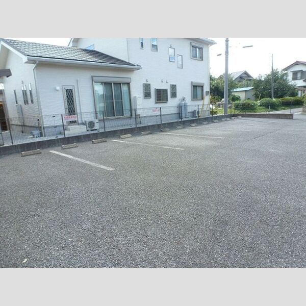 サンボナール 駐車場