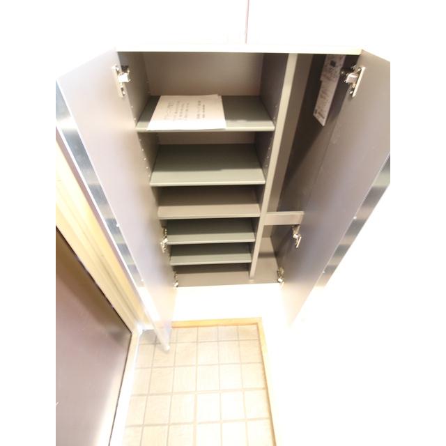 プレール中野坂上 玄関