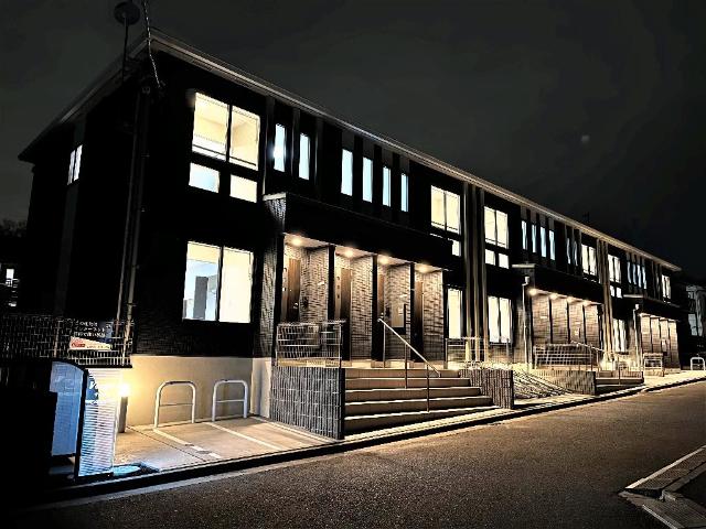 ヴェルジェ 外観写真（夜）
