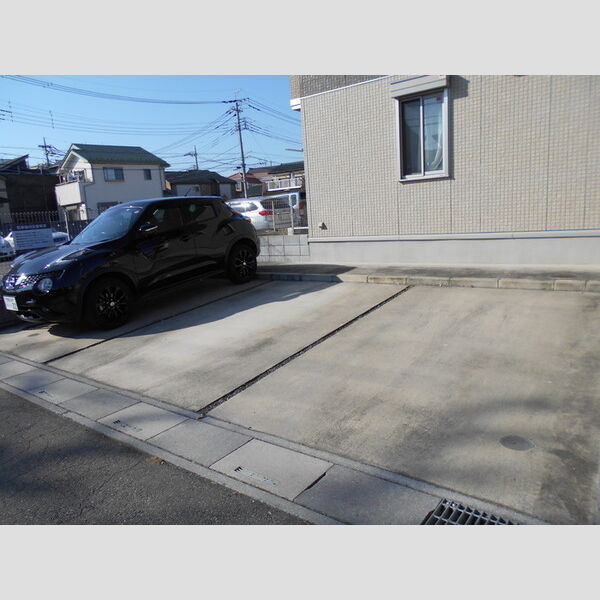 プレジール102号室 駐車場
